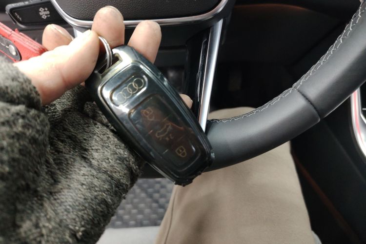 奥迪A6L 2022款 45 TFSI 臻选动感型中控内饰11