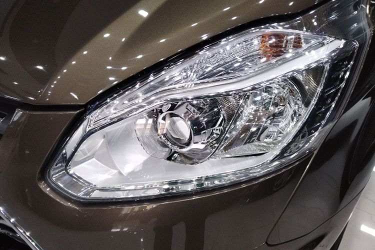 福特 途睿欧 2017款 2.0T 自动精睿版局部细节36