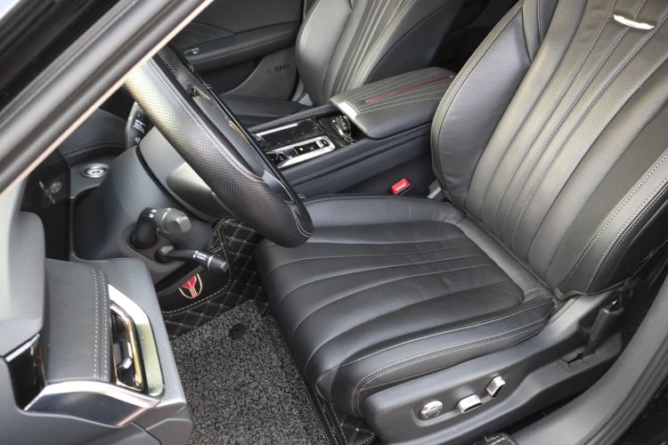 红旗H5 2023款 2.0T 自动智联旗畅版局部细节19