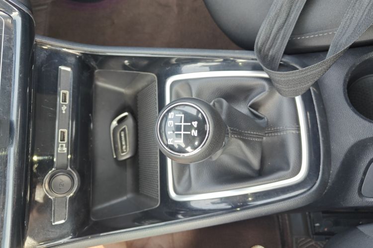 荣威i5 2020款 1.5L 手动4G互联领豪版局部细节18