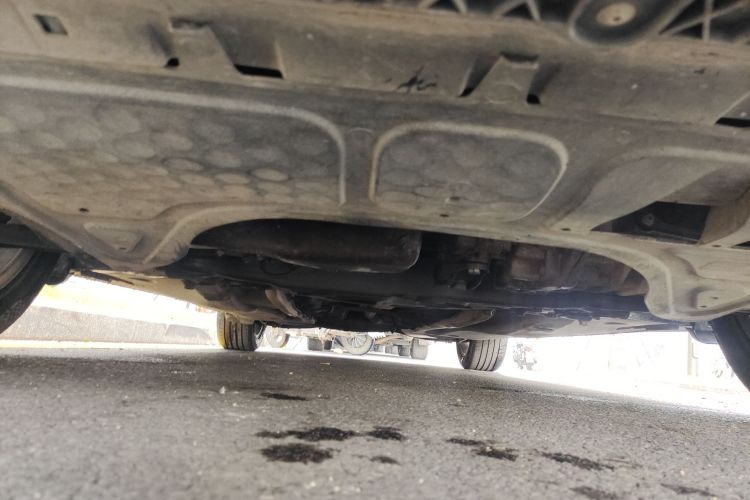 大众 帕萨特 2011款 2.0TSI DSG御尊版局部细节9008