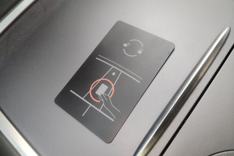 特斯拉 Model Y 2022款 改款 后轮驱动版中控内饰11