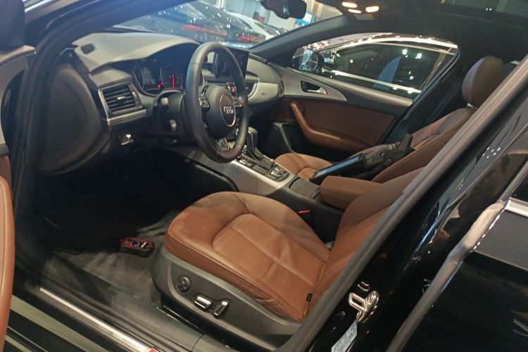 奥迪A6L 2018款 30周年年型 45 TFSI quattro 运动型中控内饰7003