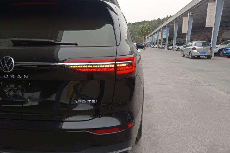 大众 威然 2022款 380TSI 尊贵版车身外观9
