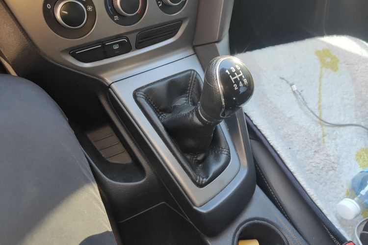 福特 福克斯 2012款 两厢 1.6L 手动舒适型中控内饰18