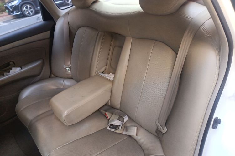 日产 轩逸 2012款 经典 1.6XE 自动舒适版中控内饰21