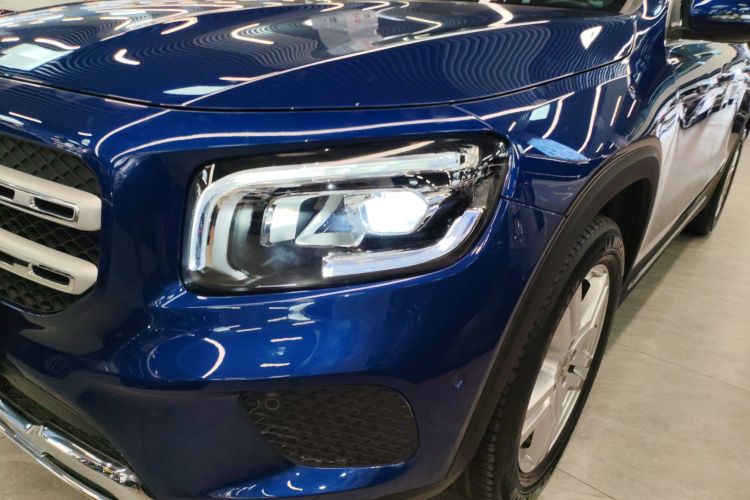 奔驰GLB 2021款 GLB 200 动感型局部细节36