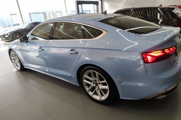 奥迪A5 2024款 Sportback 40 TFSI 时尚动感型车身外观4