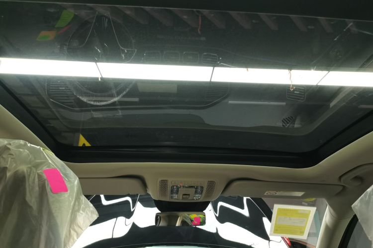 奔驰GLE 2024款 改款 GLE 350 4MATIC 时尚型中控内饰22