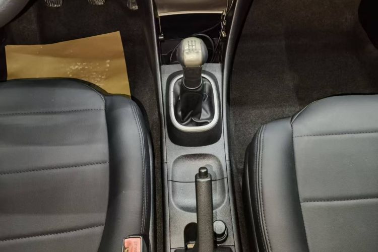 日产 轩逸 2016款 经典 1.6XE 手动领先版中控内饰18