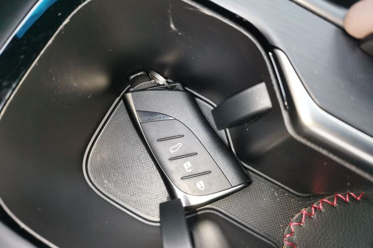 雷克萨斯ES 2025款 300h 臻享版中控内饰11