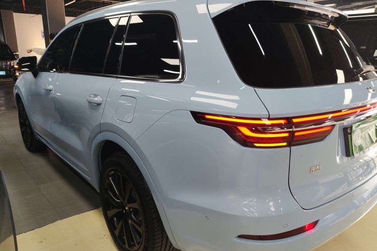 理想汽车 理想ONE 2021款 增程6座版车身外观4