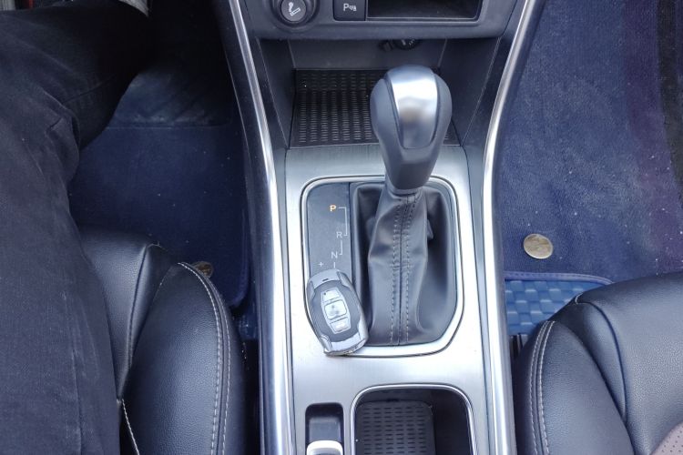 比亚迪 宋 2016款 盖世版 1.5TID 自动精英型局部细节18