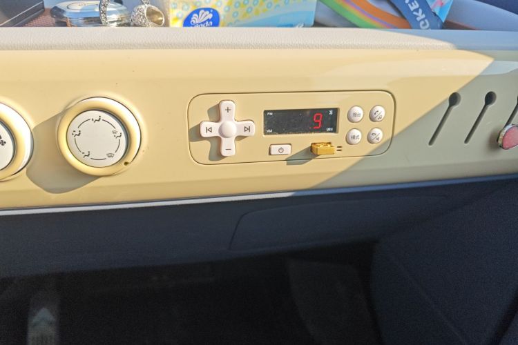 奔腾小马 2025款 222km 灵动马中控内饰16