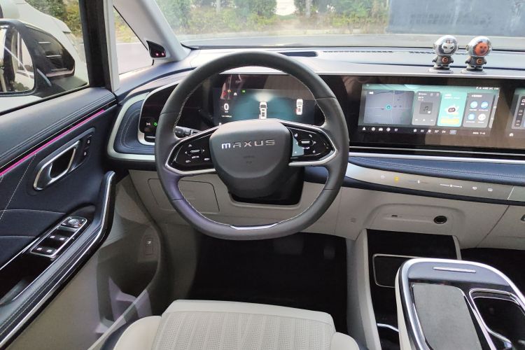 上汽大通MAXUS 大通G90 2022款 2.0T 星际七座版局部细节13