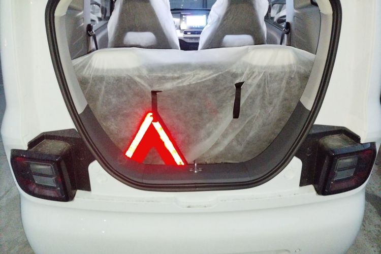 吉利银河 熊猫 2025款 210km 元气熊机舱底盘23