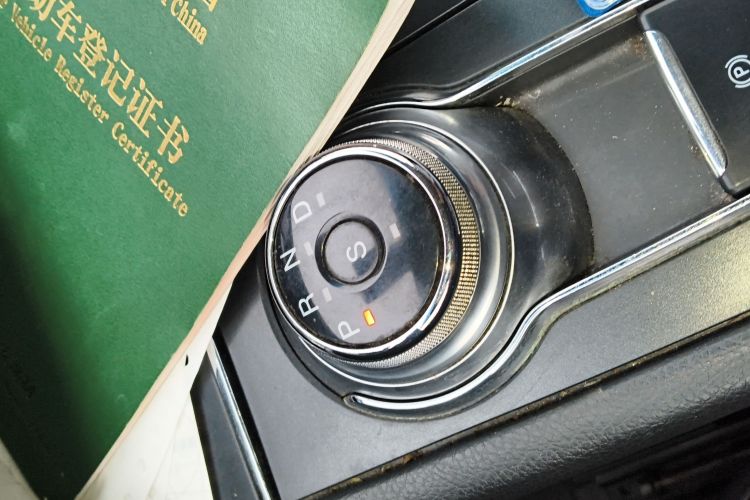 福特 金牛座 2016款 EcoBoost 180 豪华型中控内饰18