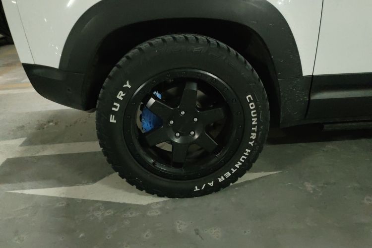 路虎卫士 2024款 90 2.0T P300 S车身外观6008