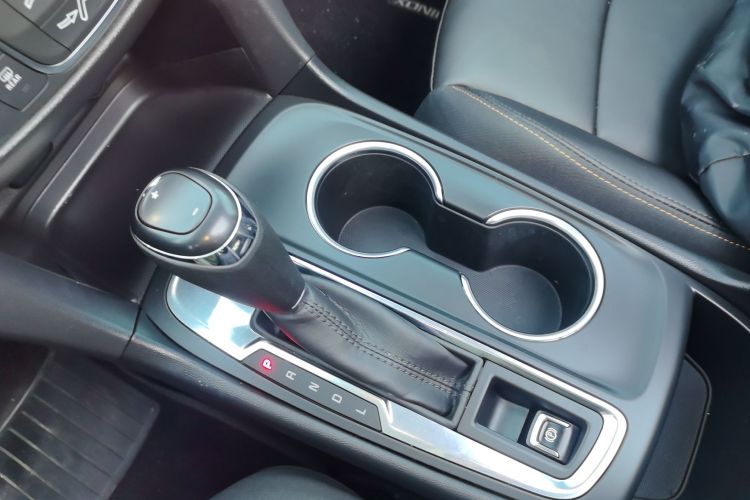 雪佛兰 探界者 2019款 535T 自动驰界版 国VI中控内饰18