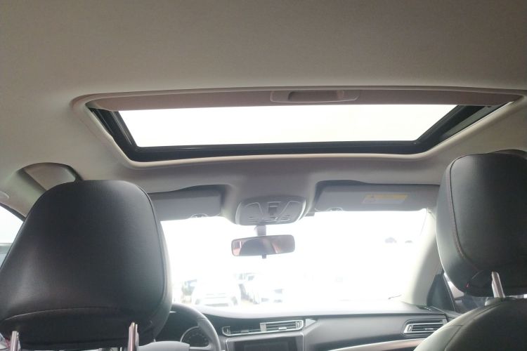 标致408 2014款 1.8L 自动豪华版中控内饰22