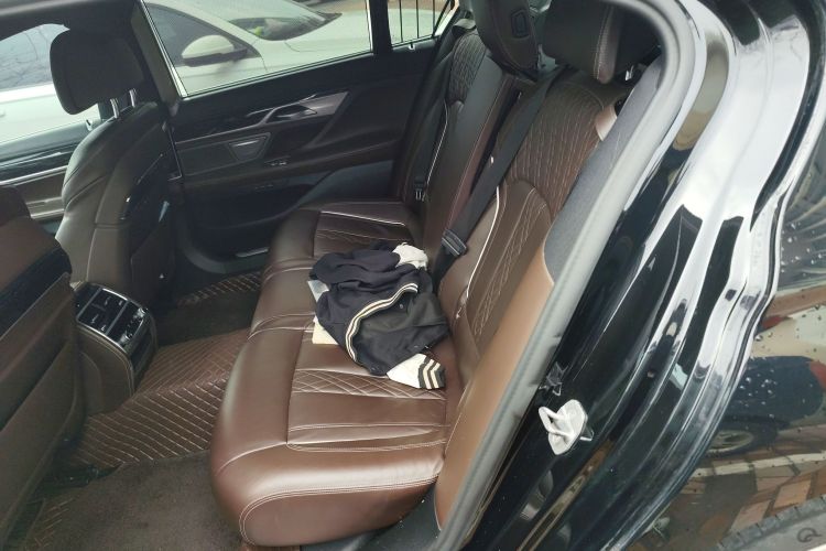 宝马7系 2019款 730Li M运动套装中控内饰7004