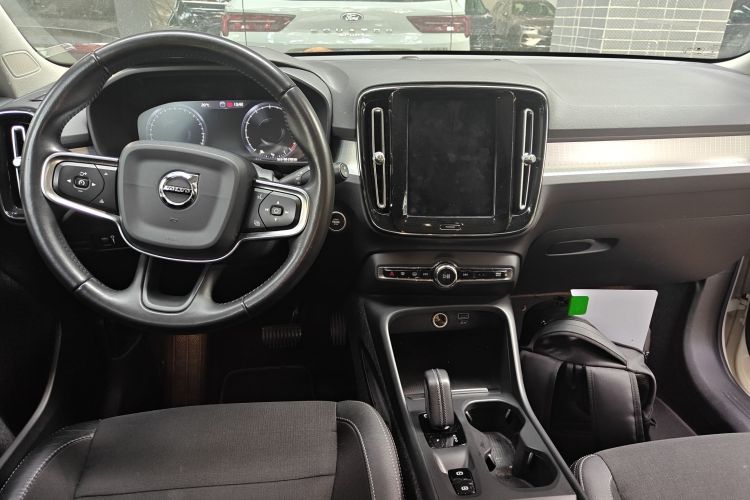 沃尔沃XC40 2020款 T3 智行时尚版中控内饰12