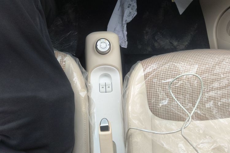 五菱汽车 宏光MINIEV 2024款 第三代 215km 青春版中控内饰18