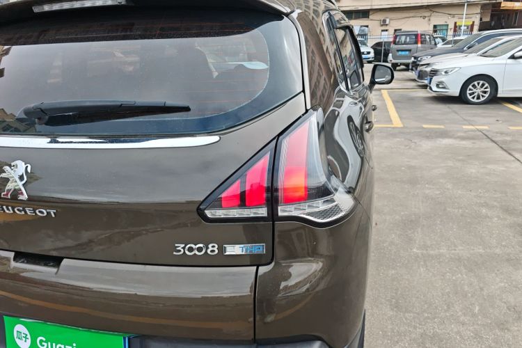 标致3008 2016款 1.6THP 自动经典版车身外观9