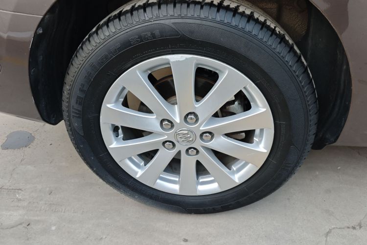 别克GL8 2017款 25S 豪华型 国V车身外观6008