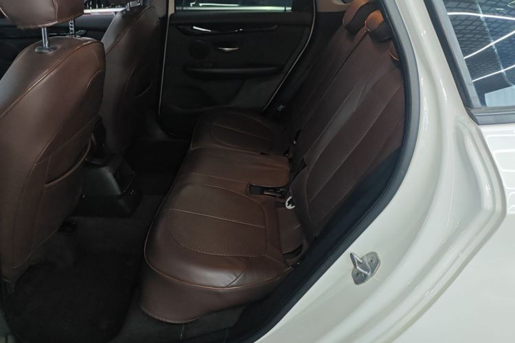 宝马2系旅行车 2019款 218i 时尚型中控内饰7004