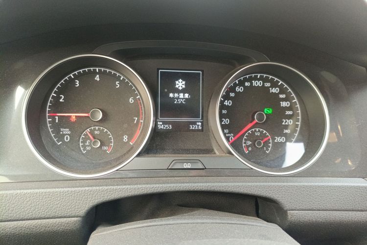 大众 高尔夫 2018款  230TSI 自动豪华型中控内饰14