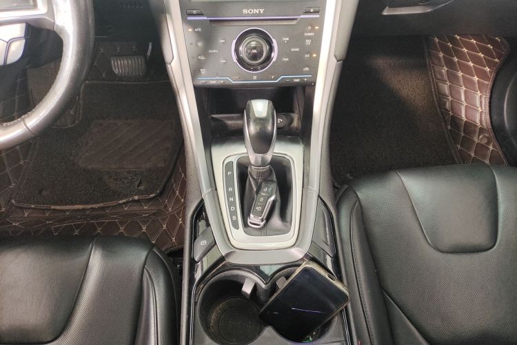 福特 蒙迪欧 2013款 2.0L GTDi240豪华运动型中控内饰18