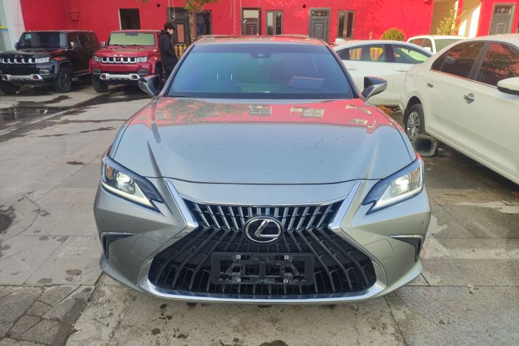 雷克萨斯ES 2022款 200 卓越版车身外观2