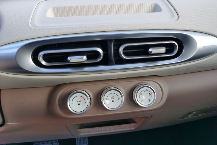 五菱汽车 宏光MINIEV 2025款 四门版 进阶款局部细节16