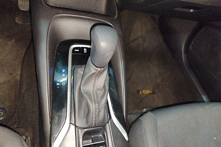 丰田 雷凌 2023款 TNGA 1.5L CVT进取版中控内饰18