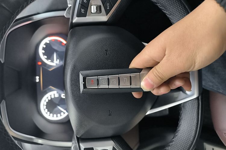 魏牌 VV5 2019款 1.5T 两驱智先锋中控内饰11