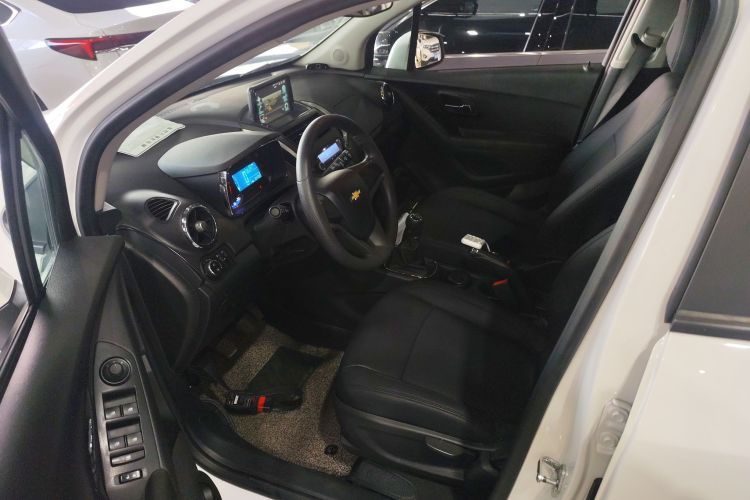 雪佛兰 创酷 2016款 1.4T 手动两驱舒适天窗版中控内饰19