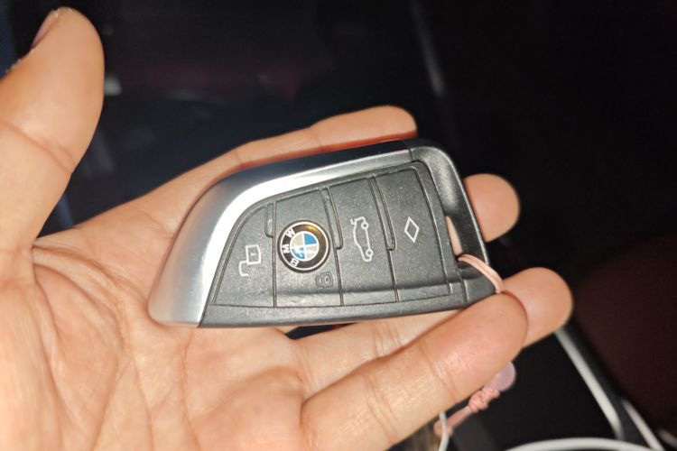 宝马4系 2023款 425i M运动曜夜套装中控内饰11