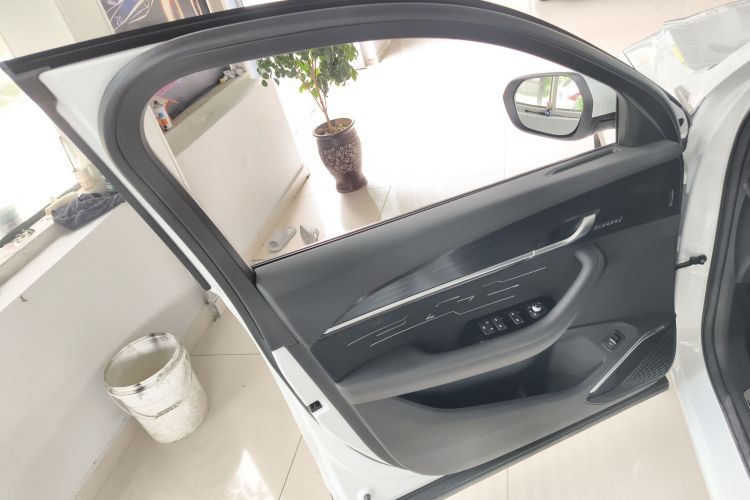 吉利汽车 星越L 2024款 2.0TD 高功自动两驱天际版中控内饰7007