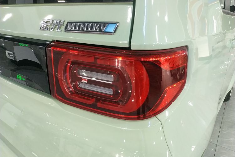 五菱汽车 宏光MINIEV 2021款 马卡龙臻享款 磷酸铁锂车身外观9