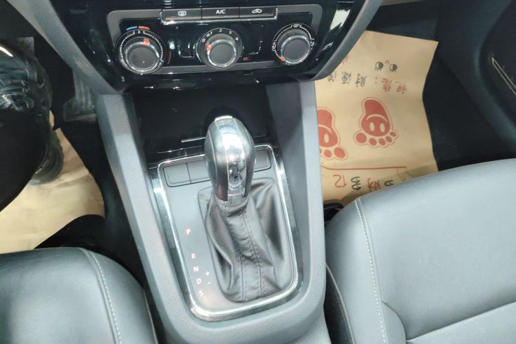 大众 速腾 2015款 1.6L 自动舒适型中控内饰18