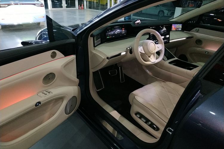 鸿蒙智行 享界S9 2025款 增程 Ultra中控内饰7003