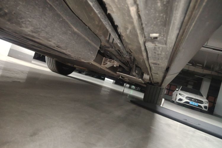 红旗HS7 PHEV 2024款 2.0T PHEV 两驱旗享版 7座局部细节9002