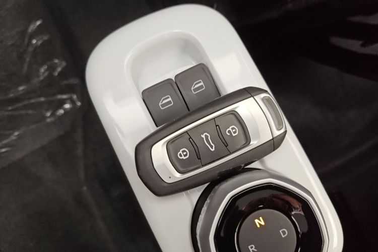 吉利银河 熊猫 2025款 210km 元气熊中控内饰11