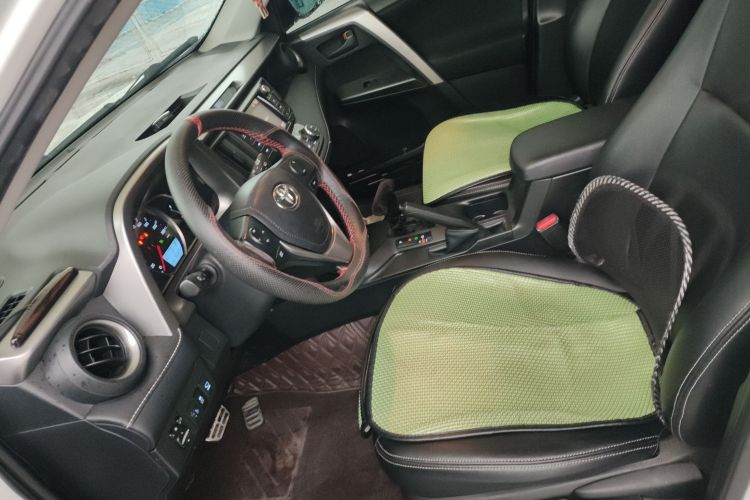 丰田 RAV4荣放 2016款 2.0L CVT两驱风尚版 国V中控内饰19