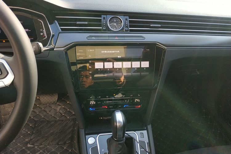 大众 迈腾 2020款 330TSI DSG 豪华型中控内饰16