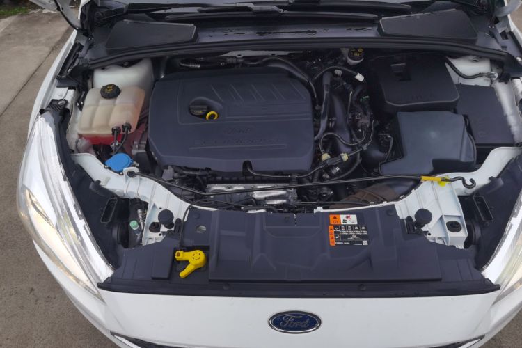 福特 福克斯 2018款 两厢经典 EcoBoost 180 自动精英型机舱底盘24