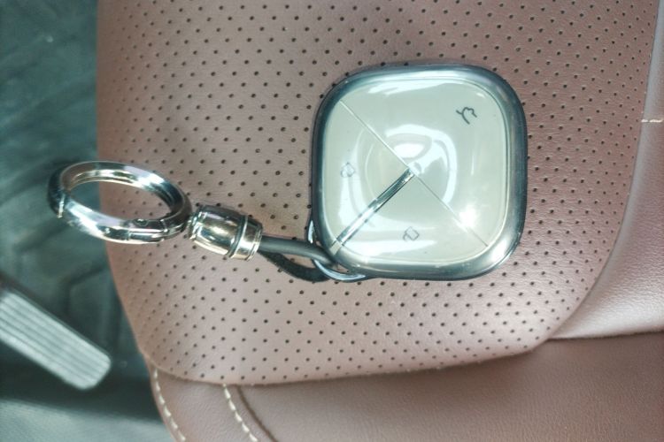 五菱汽车 五菱缤果 2023款 333km 灵犀互联+款中控内饰7001