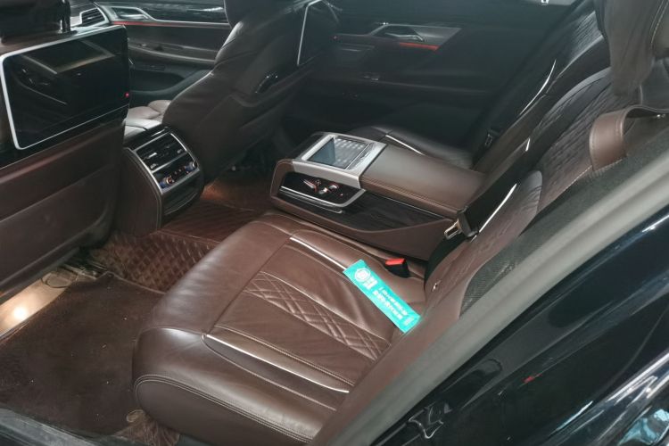 宝马7系 2019款 改款 730Li M运动套装中控内饰21