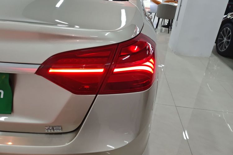 吉利汽车 帝豪 2019款 领军版 1.5L CVT豪华型 国VI车身外观9